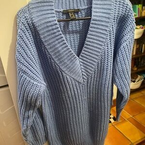 Forever 21 Women's Blue V-Neck Sweater